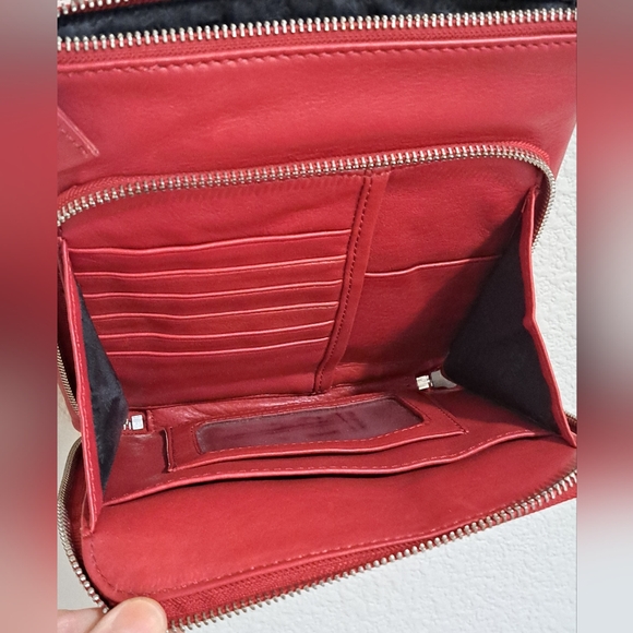 Perlina Rich Red Soft Leather Crossbody Purse Bag Organizer - Picture 9 of 13